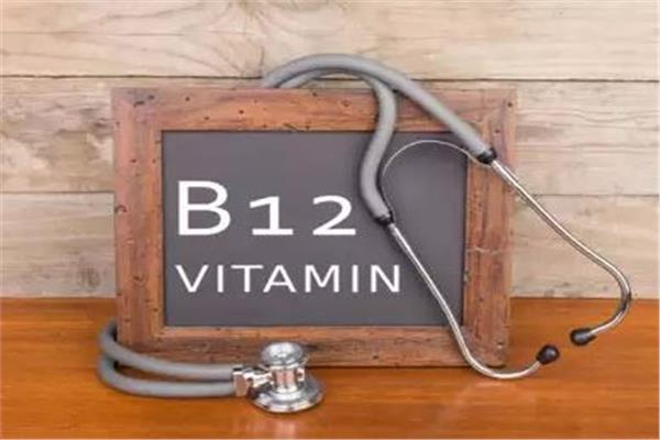علامات شائعة تنذر بنقص فيتامين ب12