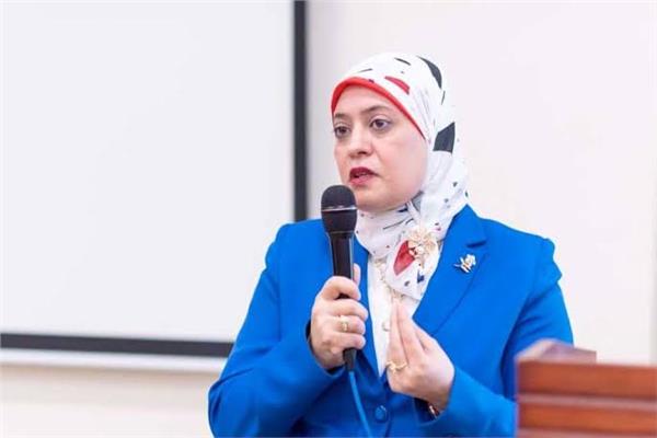  الدكتورة هند عبداللاه مدير المعمل