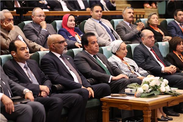 الدكتور خالد عبدالغفار وزير الصحة والسكان