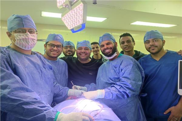 الفريق الطبي بمستشفي سوهاج الجامعي الجديد