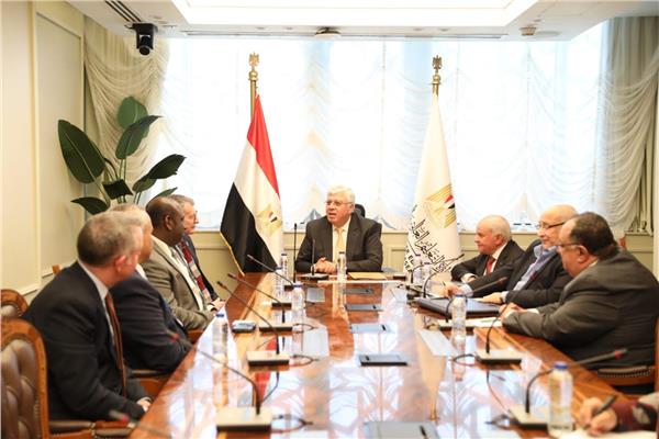 وزير التعليم العالي يبحث تعزيز التعاون مع جامعة وسط لانكشاير البريطانية   