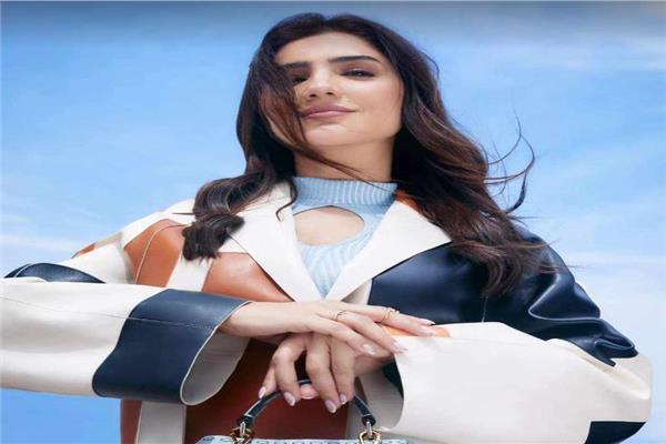  الفنانة مي عمر