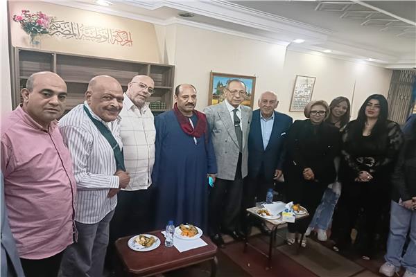 النائب عبد الاله عبد الحميد امين تنظيم الحركة الوطنية المصرية خلال اللقاء