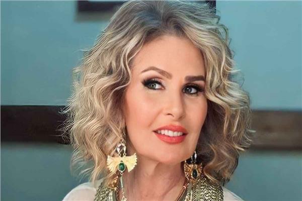  النجمة يسرا 
