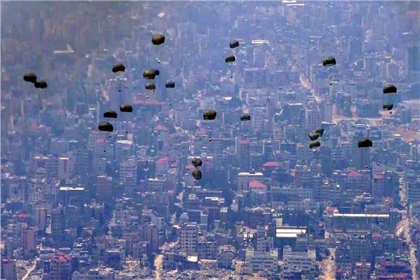 عمليات الإسقاط الجوي للمساعدات المصرية الإنسانية والإغاثية على قطاع غزة