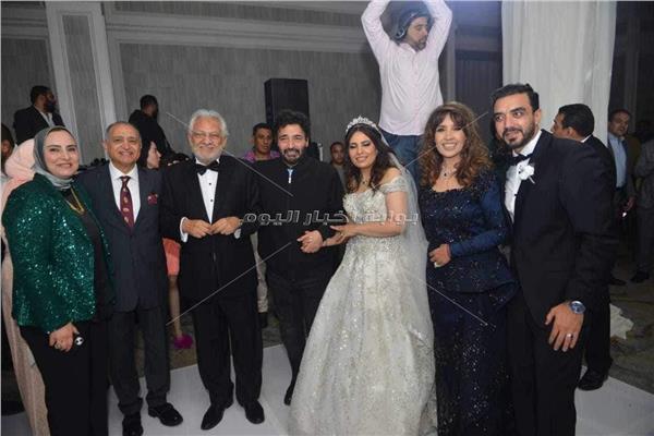حميد الشاعرى يشعل حفل زفاف بنت المطربة حنان