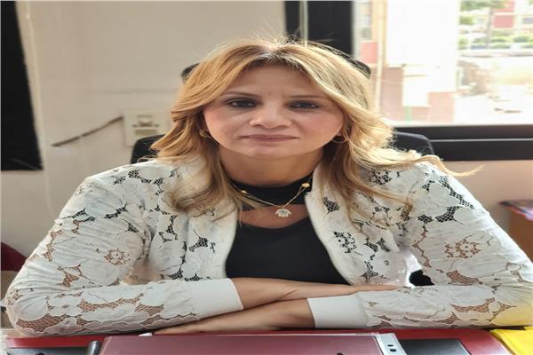 د. حنان كامل عميدة كلية الآداب