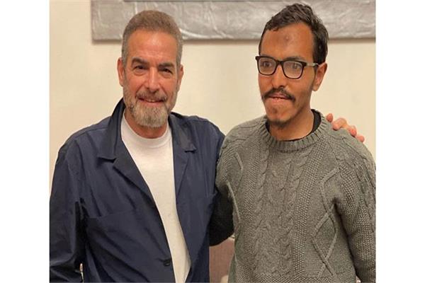 أحمد عبدالعزيز والشاب حسن