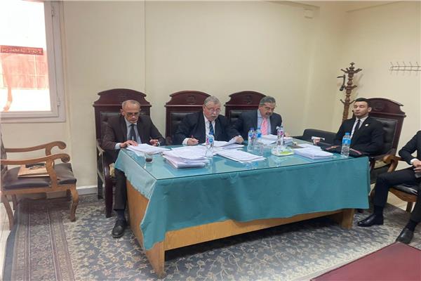 هيئة المحكمة برئاسة المستشار حسن فريد