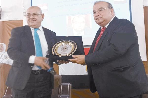 معهد الخدمة الاجتماعية ببنها يكرِّم الكاتب الصحفى رفعت فياض 