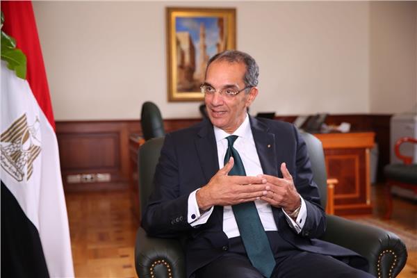 الدكتور عمرو طلعت وزير الاتصالات