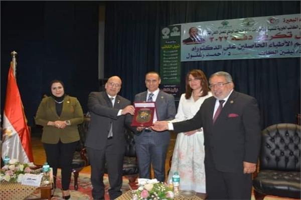 أثناء احتفالية تكريم دفعة 2022 كلية الطب