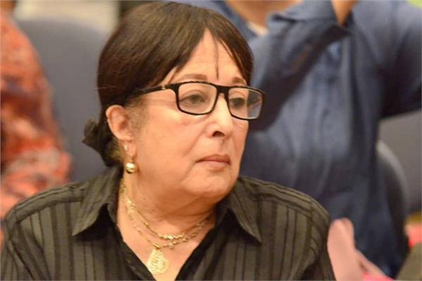 الفنانة سميرة عبد العزيز