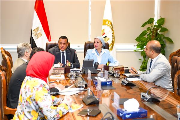 اجتماع وزيرا البيئة والتنمية المحلية