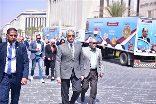 وزير العمل حسن شحاتة