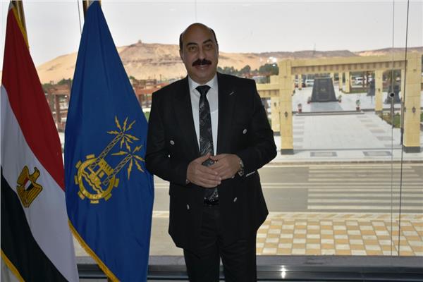  اللواء أشرف عطية محافظ أسوان