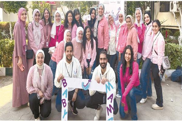  طلاب الفرقة الرابعة قسم العلاقات العامة والإعلان بكلية الإعلام جامعة القاهرة
