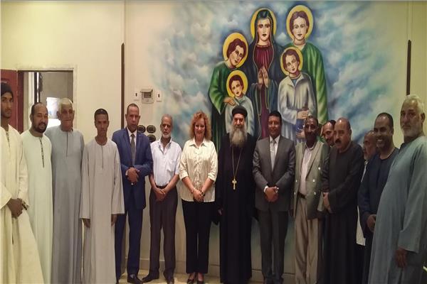 وفود القيادات الشعبية والأحزاب تزور كنائس الأقصر للتهنئة بعيد القيامة