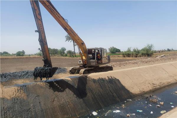 أعمال  تطهير الترع 