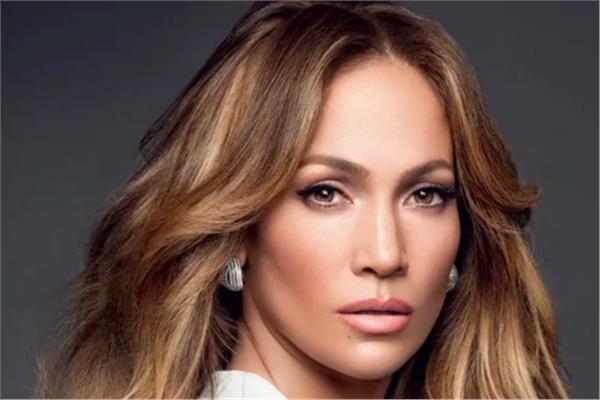 النجمة الأمريكية جينيفر لوبيز