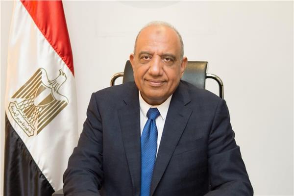  الدكتور محمود عصمت وزير قطاع الأعمال العام