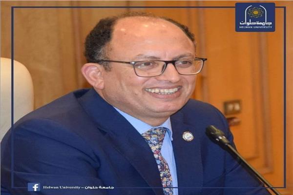  السيد قنديل رئيس جامعة حلوان