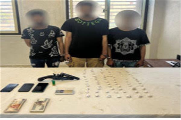 ضبط 7 عاطلين بحوزتهم 9 كيلو مخدرات بالقاهرة  