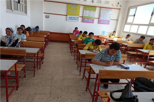  إنتظام إمتحانات النقل  للمراحل الابتدائية والاعدادية والثانوية الفنية بالبحيرة  
