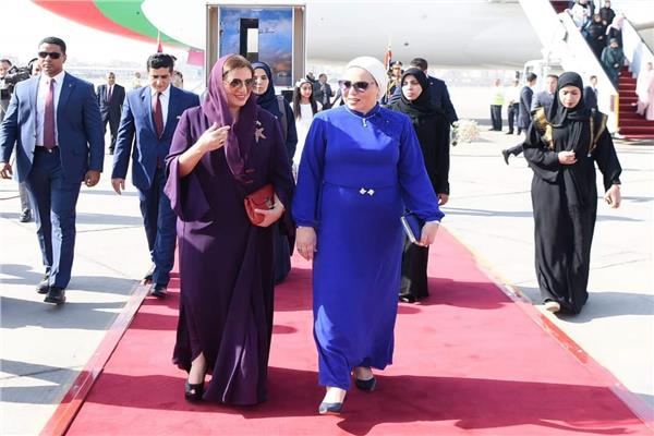 السيدتان انتصار السيسي وعهد البوسعيدية حرم سلطان عمان