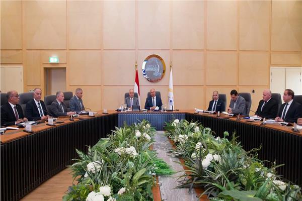جانب من اجتماع وزير الري والنقل بمقر وزارة النقل بالعاصمة الإدارية الجديدة 