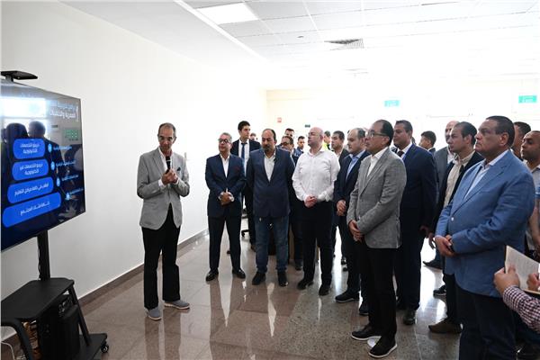 رئيس الوزراء يختتم جولته بمحافظة بني سويف بتفقد القرية التكنولوجية 