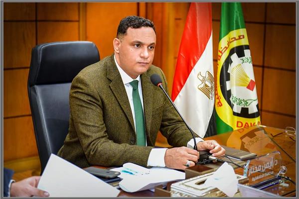 الدكتور أيمن  مختار محافظ الدقهلية