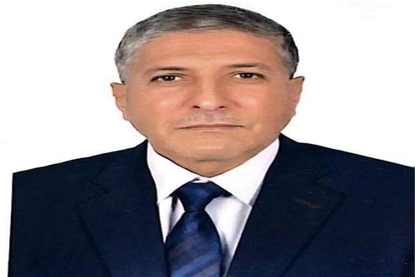 الدكتور عادل عبد العظيم 