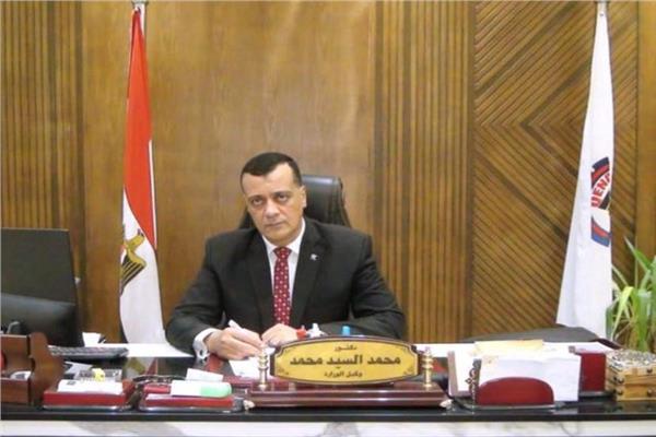الدكتور محمد السيد وكيل وزارة التربية والتعليم بقنا 