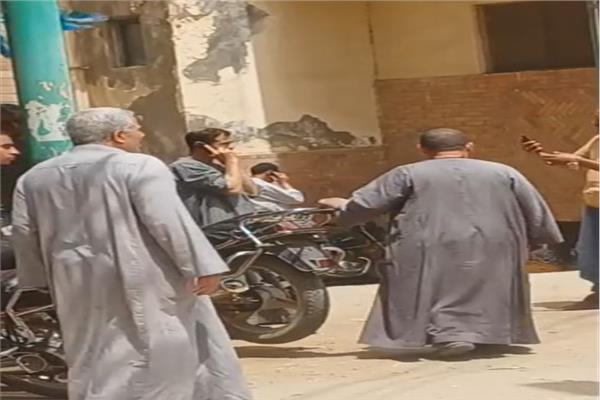 توافد أهالي ضحايا حادث منشاة القناطر
