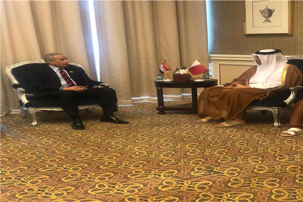  وزير العمل ونظيره القطري