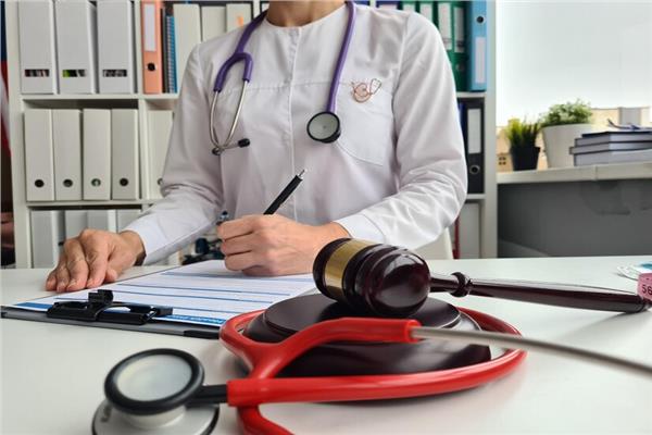 تشريعات لتشغيل وتطوير المنشات الصحيه 