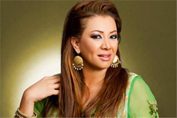 الفنانة انتصار