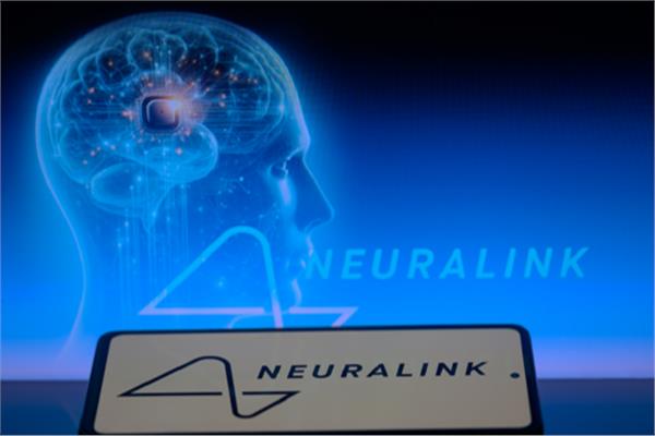 خضع لزراعة شريحة الدماغ Neuralink