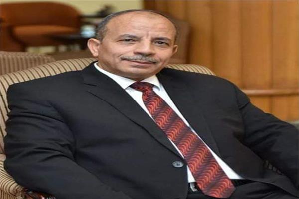 الدكتور صبري خالد  عثمان وكيل تعليم الأقصر