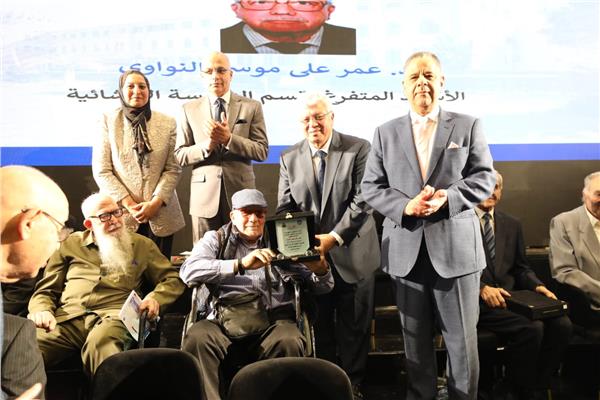 د. أيمن عاشور وزير التعليم العالي والبحث العلمي