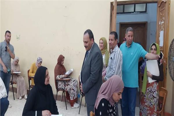 جانب من متابعة سير امتحانات بكلية التربية النوعية