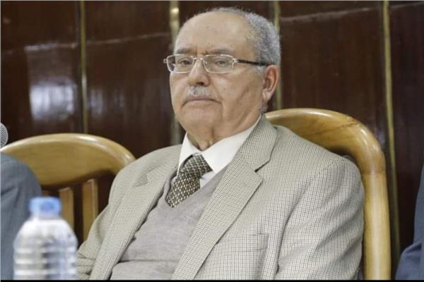  الأستاذ الدكتور عبدالحميد مدكور