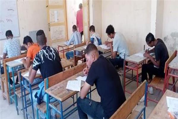 امتحانات الدبلومات الفنية