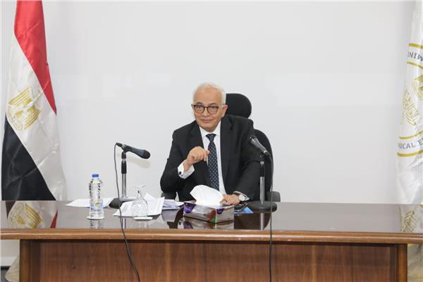 رضا حجازى ، وزير التربية والتعليم
