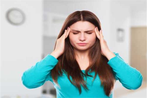 علاجات طبيعية لتهدئة ألم الصداع