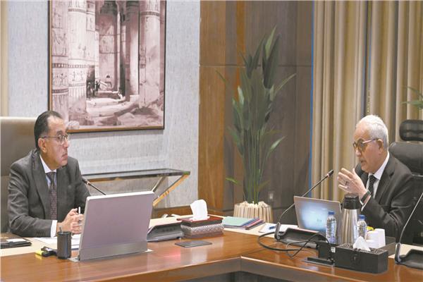 د.مصطفى مدبولي خلال اجتماعه مع وزير التربية والتعليم لبحث خطة تطوير الثانوية العامة 