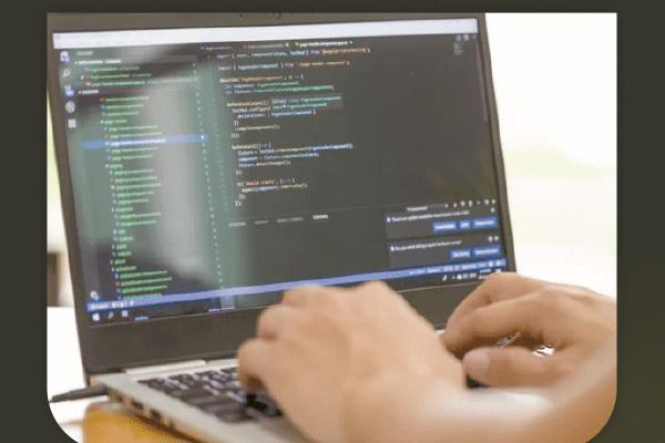 وظيفة المبرمج إعداد التعليمات البرمجية التى توجه أجهزة الكمبيوتر