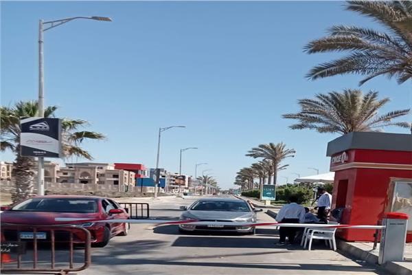 منع دخول الدرجات وتركيب بوابات التحكم الكهربائية بمصيف دمياط الجديدة 