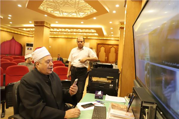 الشيخ أيمن عبد الغني رئيس قطاع المعاهد الأزهرية 
